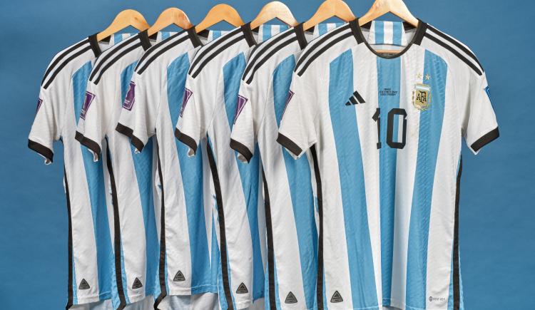Imagen de La multimillonaria cifra en la que se subastaron seis camisetas de Messi
