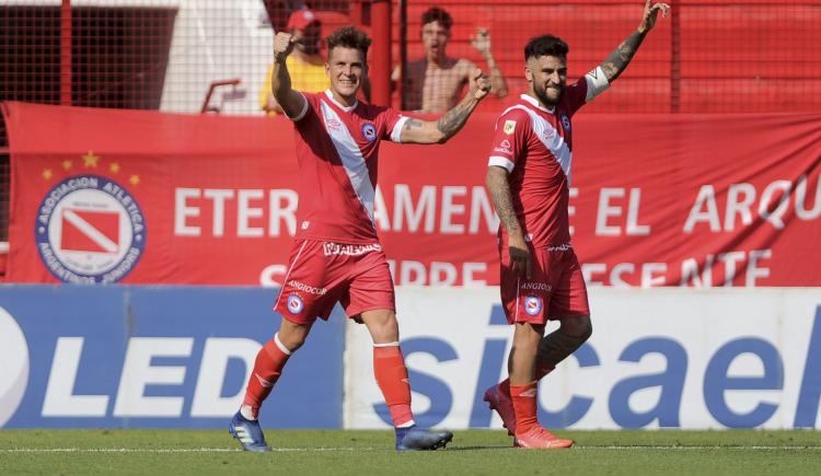 Imagen de ARGENTINOS JUNIORS RECIBE A LANÚS