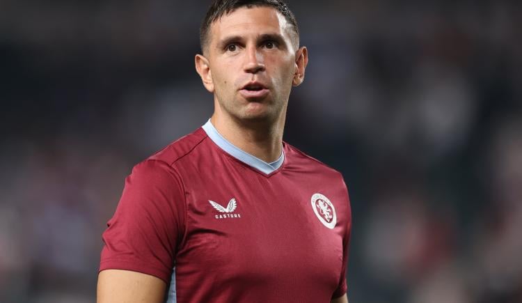 Imagen de Dibu Martínez, auténtico: el análisis de su temporada en Aston Villa y cómo le hace frente a las críticas dañinas