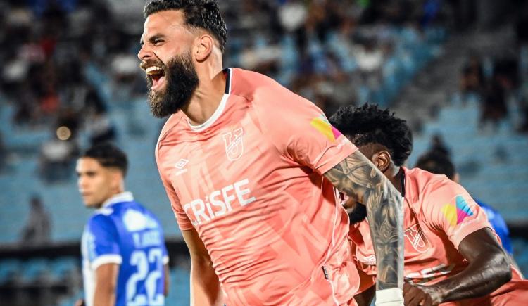 Imagen de El equipo del Gallego Méndez cayó en su debut en la Libertadores y buscará la remontada en Ecuador