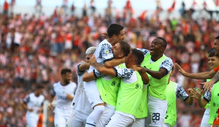 Imagen de Independiente ganó en Córdoba y se prende arriba en la zona A