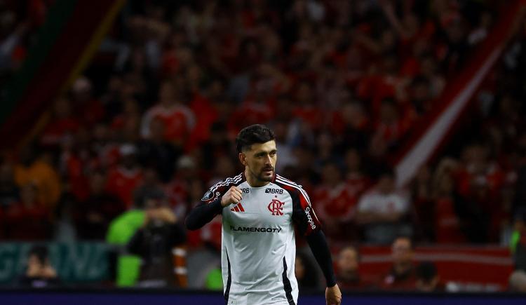 Imagen de Flamengo hizo pesar su jerarquía, barrió a Internacional y será rival de Estudiantes