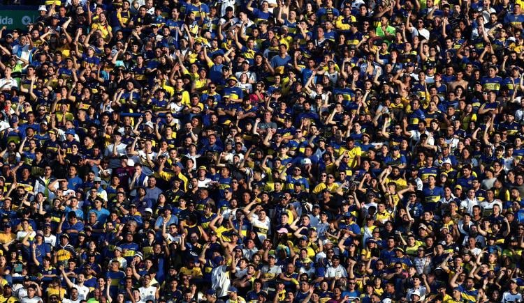 Imagen de "Siempre junto a Boca": Maradona, la Puerta 12 y un reto a duelo