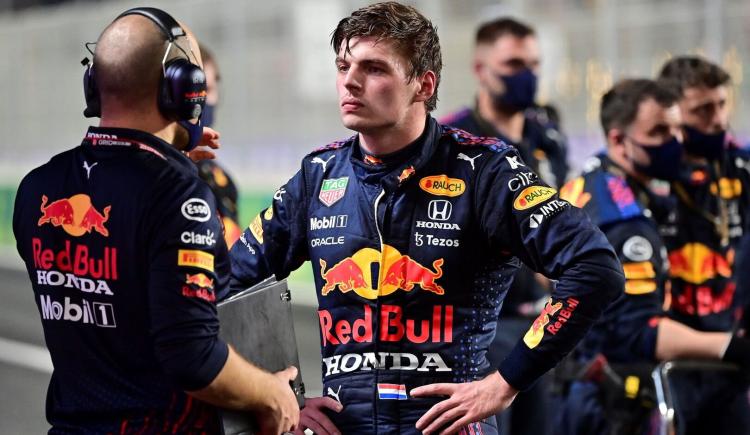 Imagen de VERSTAPPEN SE JUEGA SU ÚLTIMA FICHA DEL AÑO