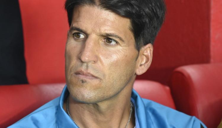 Imagen de Sebastián Grazzini dejó de ser el entrenador de Platense