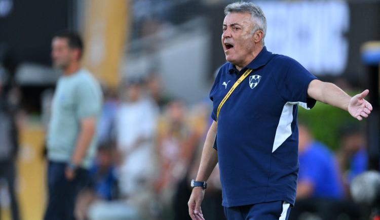 Imagen de No leyó el reglamento: la confusión del entrenador de Monterrey de cara a la última fecha