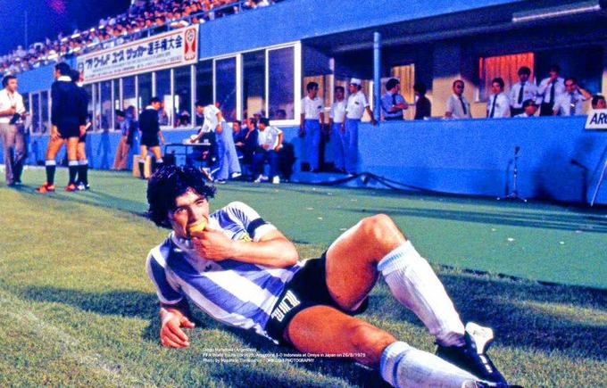 Imagen de Indonesia, el antecedente con Diego Maradona como protagonista estelar y la tapa de El Gráfico que se ganó