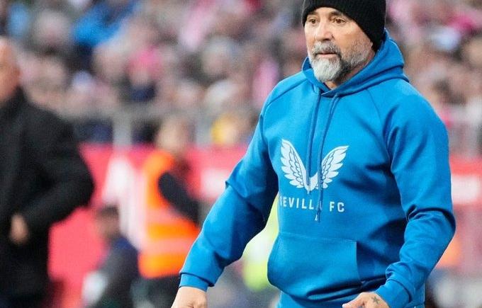 Imagen de Sevilla, con Acuña y Montiel, cayó ante Girona por 2 a 1