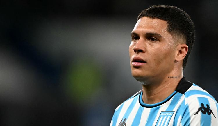 Imagen de Juanfer Quintero viajó de urgencia a Colombia: cuántos partidos de Racing se perderá