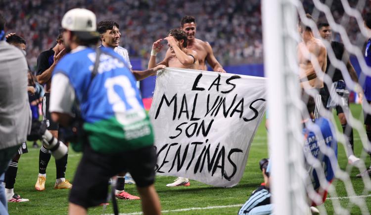Imagen de Video inédito: así les llegó a los jugadores de la Selección Argentina la bandera de Malvinas