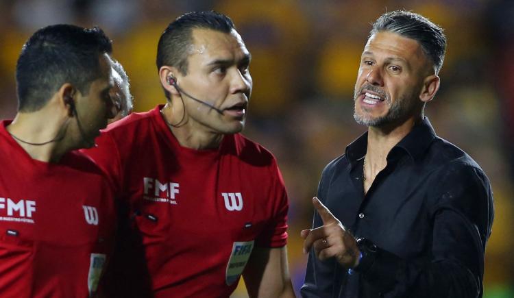 Imagen de Demichelis: drama en el vestuario, incidente con Germán Lux y polémicos gestos