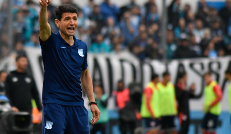 Imagen de Chirola Romero, entre el lamento por el triunfo frustrado de Racing y las dudas en el penal para Independiente