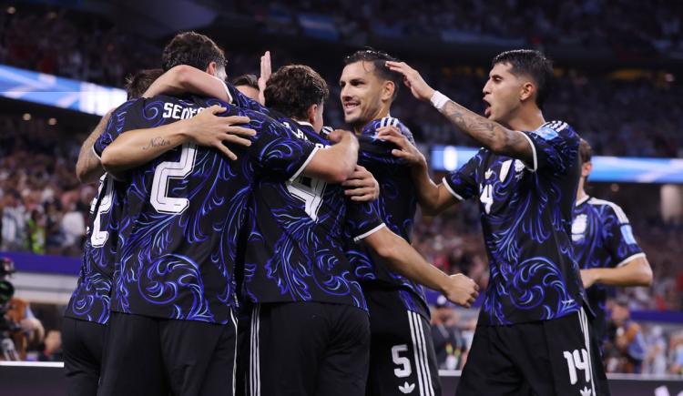 Imagen de Puntaje ideal: Argentina cerró una fase de grupos perfecta por quinta vez en su historia mundialista