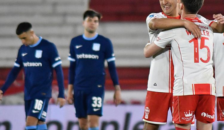 Imagen de Un tropiezo de calidad: Racing perdió ante Huracán y es el peor equipo del Clausura