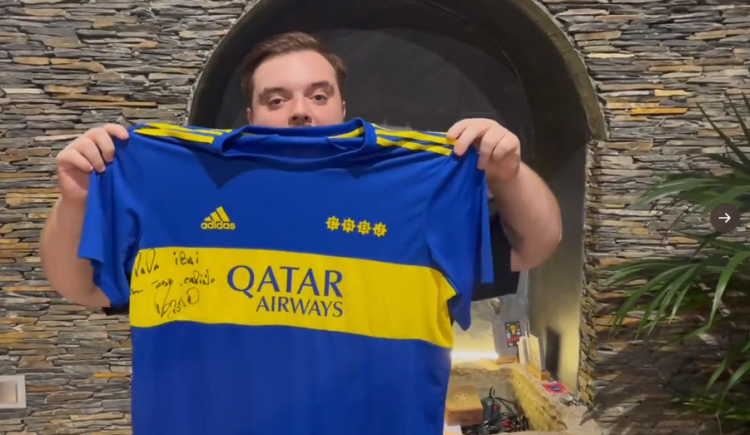 Imagen de EL REGALO DE RIQUELME PARA IBAI LLANOS