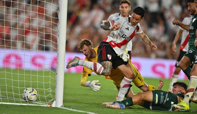 Imagen de De taco a la red: el gol de Driussi que abrió el camino de River
