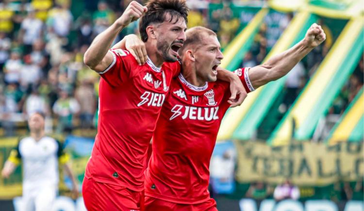Imagen de Huracán se amigó con el gol y venció a Defensa y Justicia