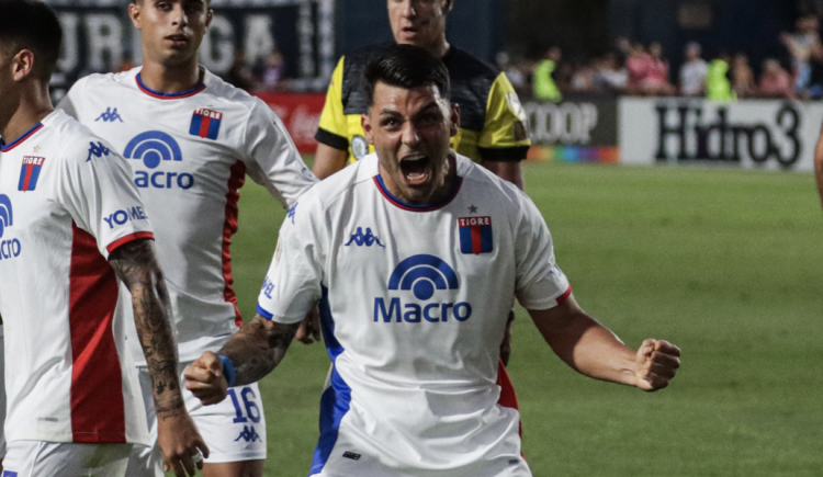 Imagen de Tigre goleó a Independiente Rivadavia y es escolta