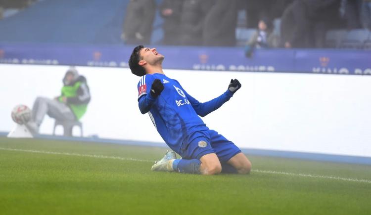 Imagen de Gol y asistencia para Facundo Buonanotte en el triunfo de Leicester