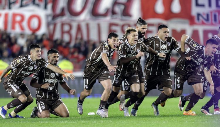 Imagen de El juego del Calamar: Platense ya se fagocitó a dos gigantes y hablaron los héroes