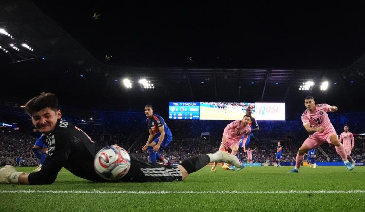 Imagen de Polémica mundial: ¿Fue de Messi o autogol? El debate que enciende a los especialistas