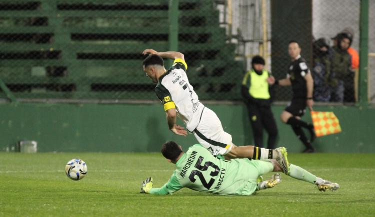 Imagen de Marchesín, bajo la lupa en los dos goles de Defensa y Justicia ante Boca