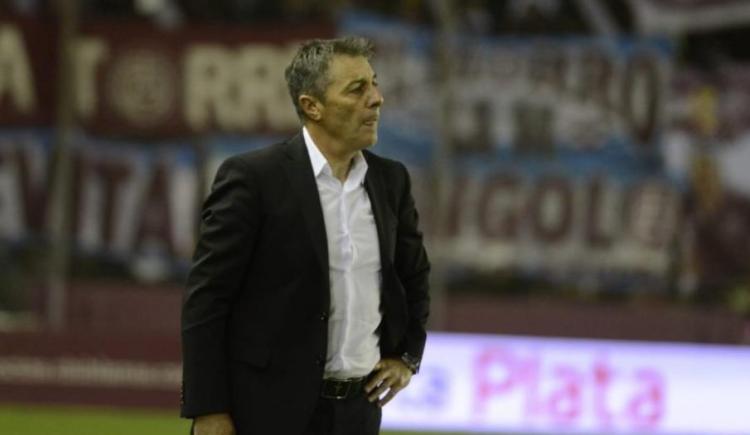 Imagen de Frank Kudelka dejó de ser el entrenador de Lanús