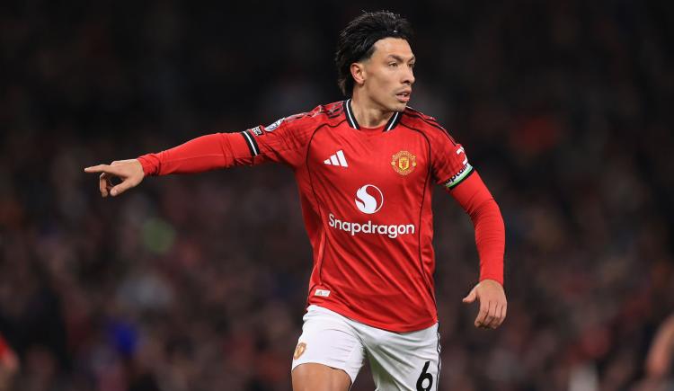 Imagen de Lisandro Martínez volvió a la titularidad tras la grave lesión en el triunfo de Manchester United