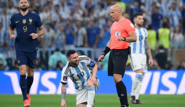 Imagen de El árbitro de la Final del Mundial 2022 recibió un premio