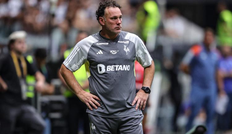 Imagen de Juan Dinenno amargó el debut de Gabriel Milito en Atlético Mineiro