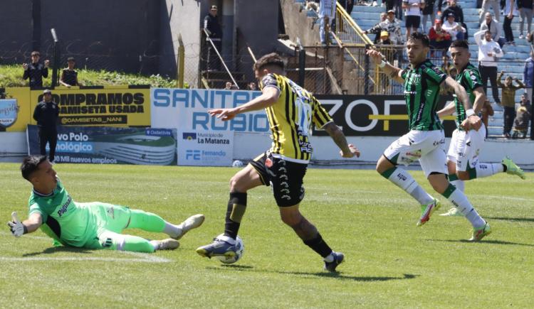 Imagen de Triunfo épico de Almirante Brown ante Nueva Chicago en el clásico