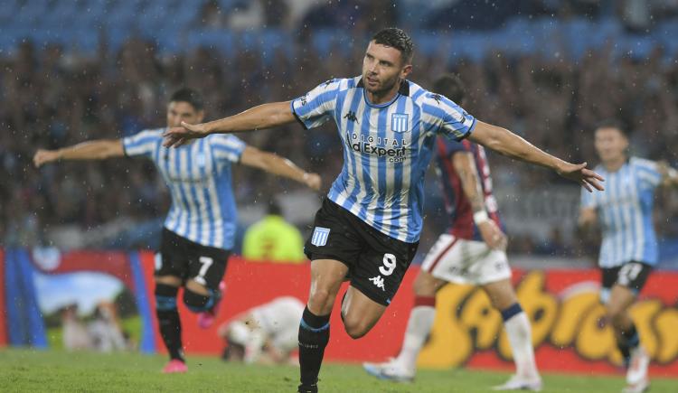 Imagen de Salí de ahí, San Lorenzo: Racing goleó 4-1 con un inspirado Maravilla