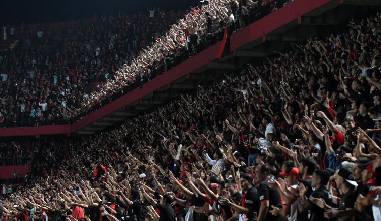 Imagen de Conmebol sancionó a Colón