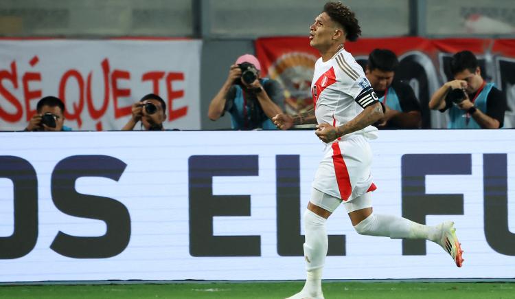 Imagen de Paolo Guerrero, el goleador más veterano de las Eliminatorias Conmebol