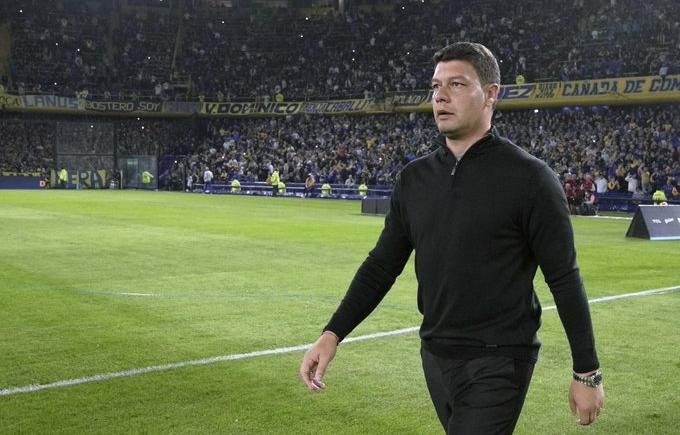 Imagen de Battaglia dejó de ser el entrenador de Boca