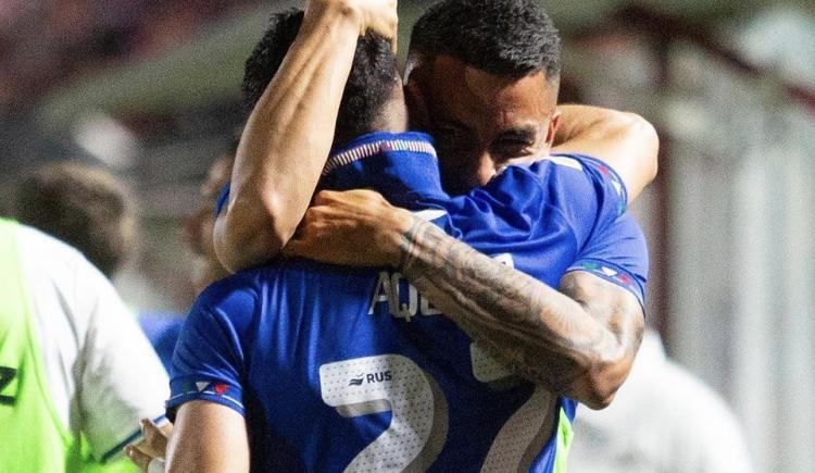 Imagen de Vélez derrotó a Instituto y respira en la tabla anual