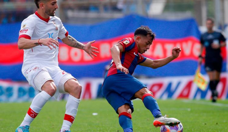 Imagen de Fútbol argentino de domingo: Huracán-San Lorenzo, Independiente va por la recuperación, y más