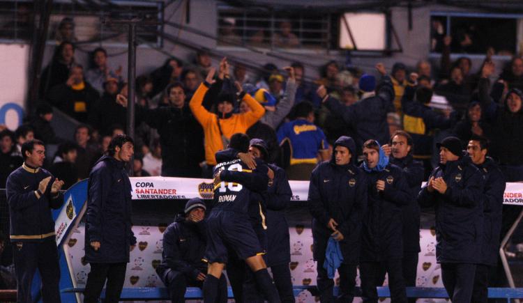 Imagen de Boca y su historial mudándose de estadio en el plano internacional