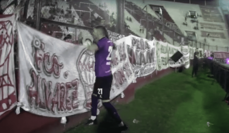 Imagen de MARIANO ANDÚJAR SE PELEÓ CON LOS HINCHAS DE HURACÁN