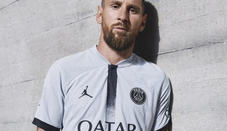Imagen de Messi presentó en Japón la nueva camiseta del PSG
