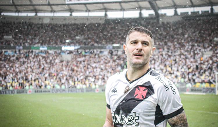 Imagen de El Vasco de Ramón Díaz venció a Atlético Mineiro y se ilusiona con la permanencia