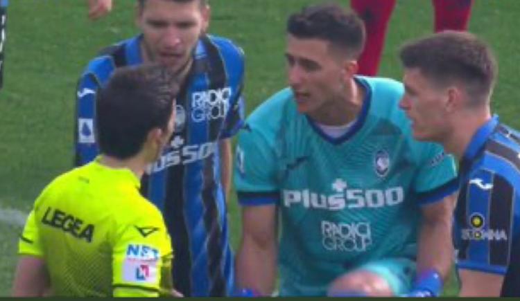 Imagen de JUAN MUSSO, EXPULSADO EN LA DERROTA DE ATALANTA