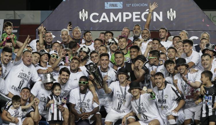 Imagen de Central Córdoba y la particular marca que logró al quedarse con la Copa Argentina
