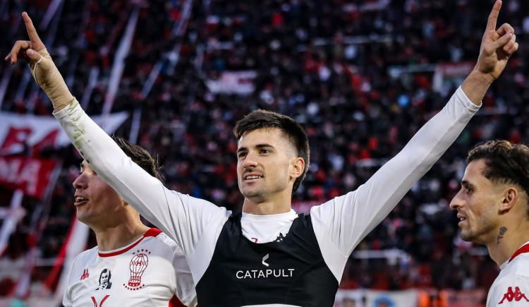 Imagen de Victoria agónica de Huracán para subir a la cima