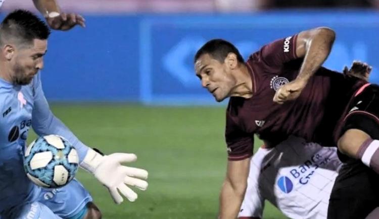 Imagen de HURACÁN Y LANÚS SE ENFRENTAN EN PARQUE DE LOS PATRICIOS