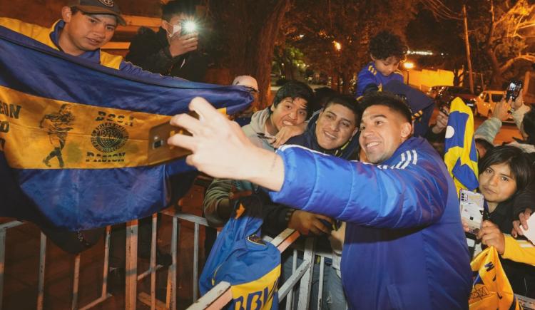 Imagen de Una multitud le dio la bienvenida a Boca en Salta