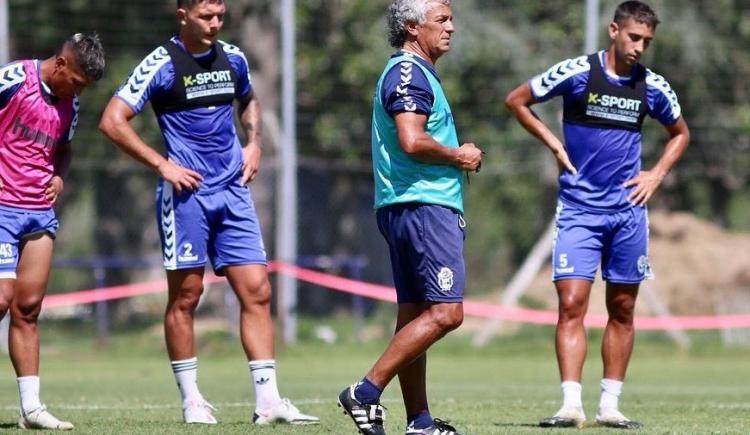 Imagen de GIMNASIA NO SE BAJA DEL MERCADO DE PASES