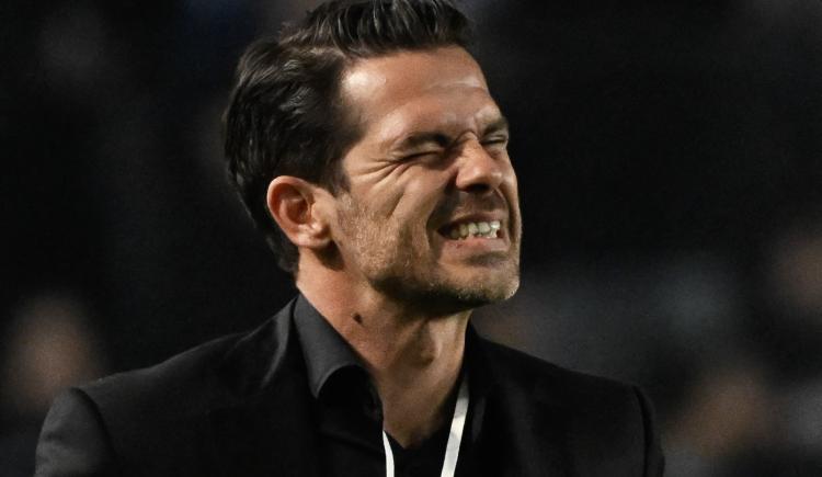 Imagen de Fernando Gago renunció tras la derrota ante Independiente