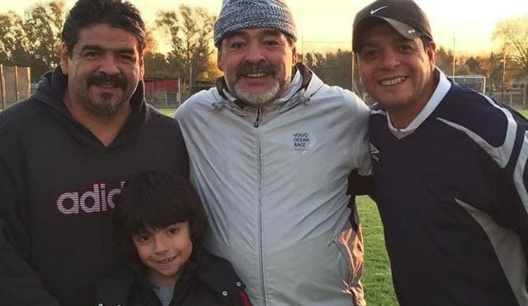 Imagen de DALMA Y GIANINNA MARADONA DESPIDIERON A SU TÍO HUGO