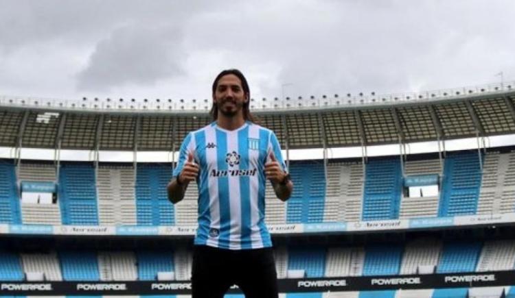 Imagen de Ezequiel Schelotto, sin piedad con Fernando Gago